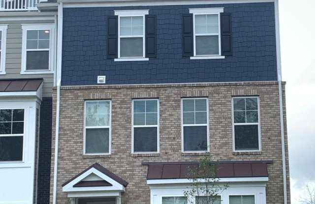1640 SANDPIPER BAY LOOP - 1640 Sandpiper Bay Loop, Cherry Hill, VA 22026