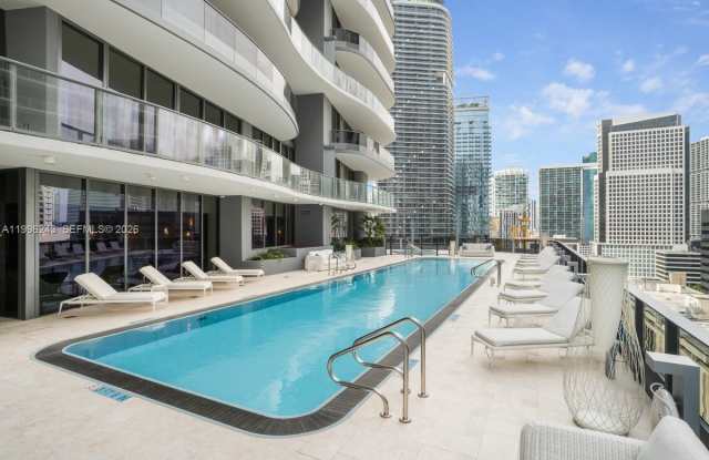 1000 Brickell Plaza Gallery 1
