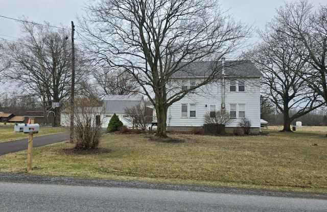 1084 Yale Farm Road photos photos