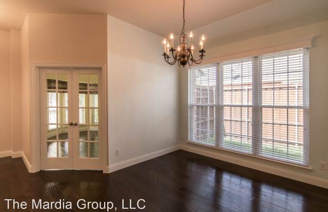 2464 Chesterwood Drive Gallery 3