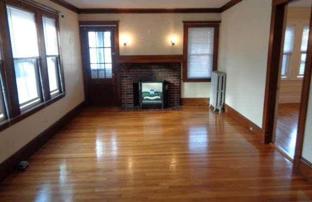4 Leslie Rd. Gallery 3