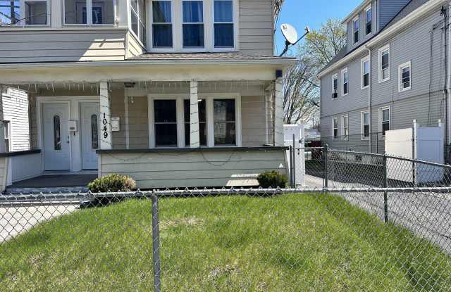 1049 Campbell Avenue photos photos