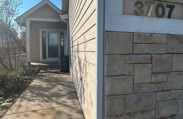 3707 Gunnison Dr. - 4 bedroom duplex Gallery 1