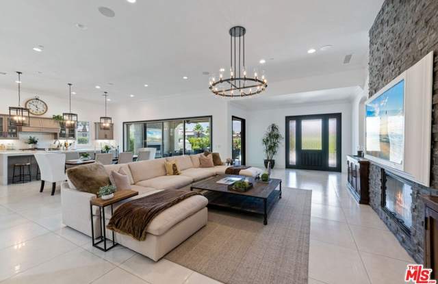 55140 SPRING CREEK Ct Gallery 2