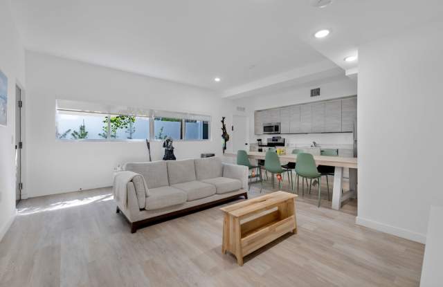 475 Sw 7th St photos photos