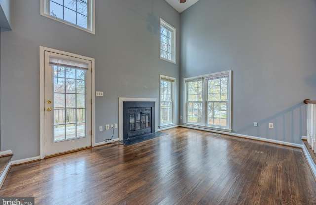 8200 MAPLE RIDGE Avenue Gallery 4