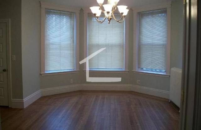 Modern Big Bed with Laundry in Unit near BU!  Perfect Location! Ht + HW Inc Gallery 3