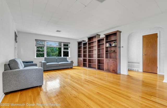 11 Elm Avenue Gallery 3