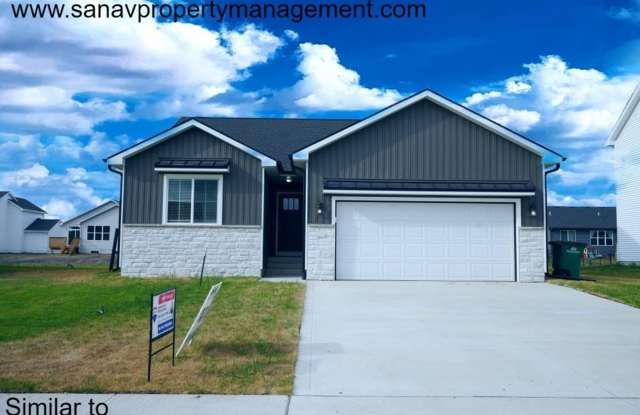 "Modern Comfort & Convenience: 3 Bed, 2 Bath Ranch Style Home in Waukee's Prime Location" photos photos