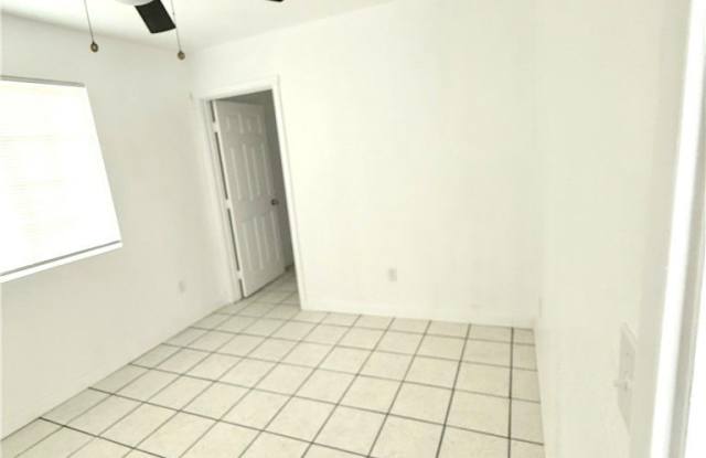 1302 E Eckerman Avenue photos photos