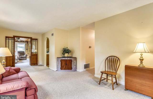 7521 MAGARITY ROAD Gallery 4