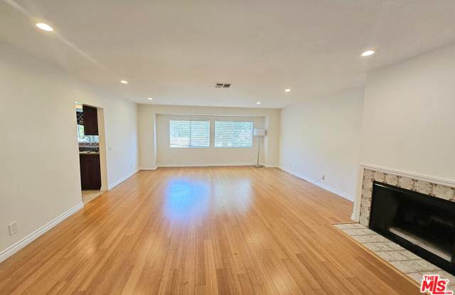 1454 East Orange Grove Boulevard Gallery 2