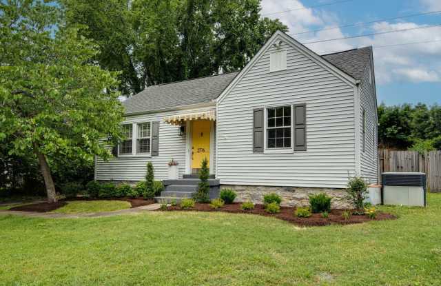 Welcome to your perfect rental in the heart of Green Hills! Gallery 3