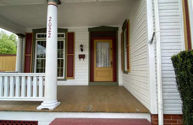 Amazing 4 BR, 2BA Colonial Style Home in Lititz Gallery 3