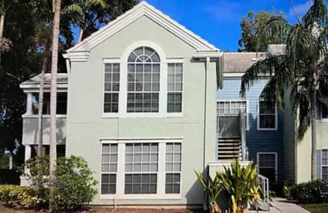 1020 Crystal Way photos photos