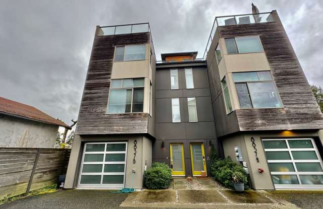 Location! Location! Modern 3 bed, 2.5 bath, Townhome near Greenlake! photos photos