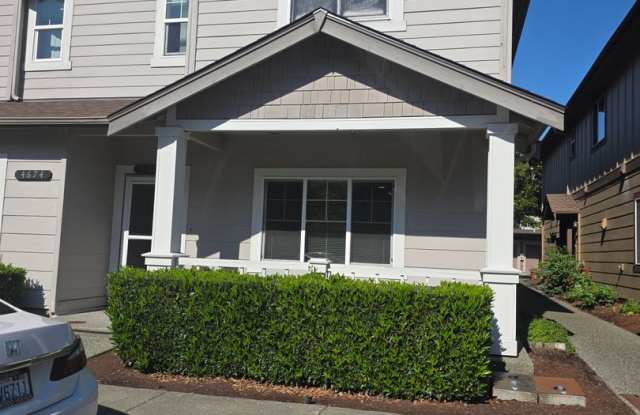 4674 Wade Street #102 *$500 OFF FIRST MONTHS RENT* Gallery 3