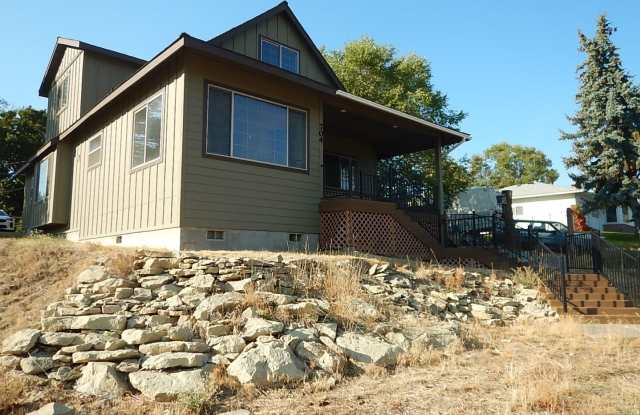 2 Story, 3 Bedroom, 3 Bathroom House in Heights Subdivision - Available Early December - 704 Northeast Loper Avenue, Prineville, OR 97754