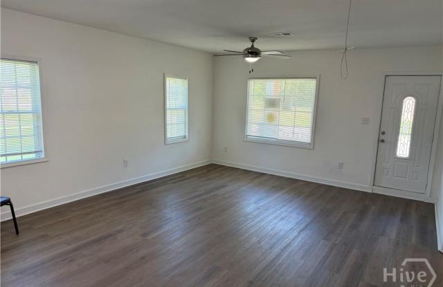 4015 5th Street Gallery 3