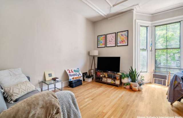 182 West Brookline photos photos