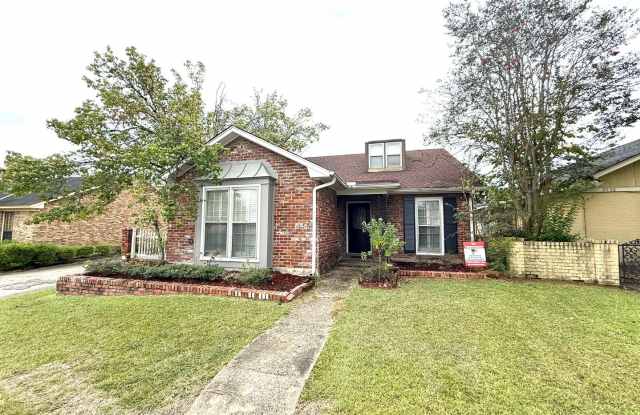**3 Bed 2 Bath located in Brantwood ** Call to schedule a self tour 334-366-9198 Gallery 4
