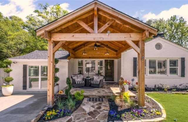 8175 Main Street photos photos