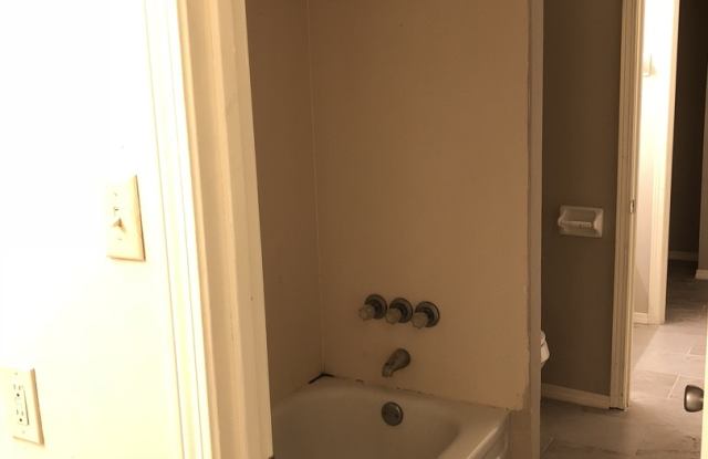 3823 Ridgelake Dr. Gallery 4