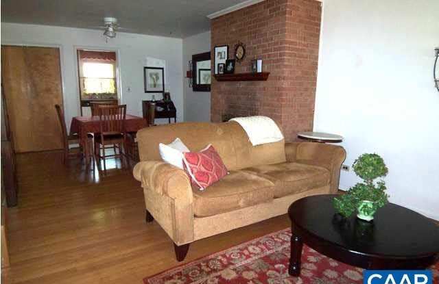 1707 BURNLEY AVE Gallery 4