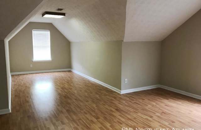 1095 Norwalk Trce Gallery 4