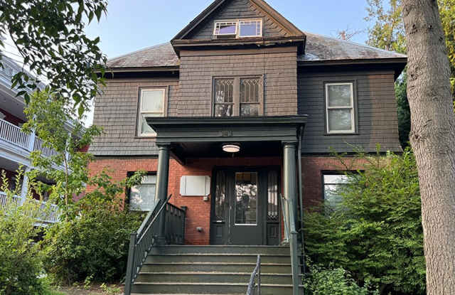 343 College Street, Unit 1 Gallery 1