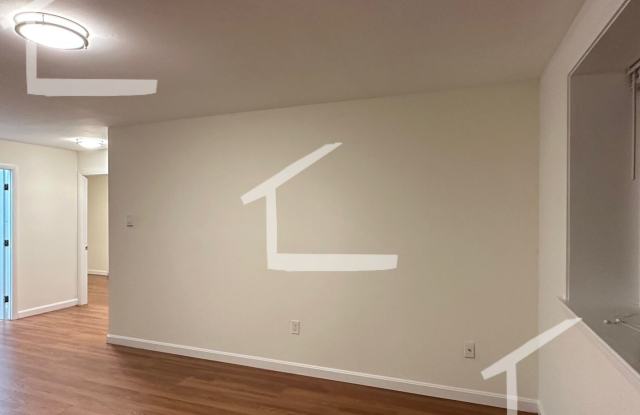 Nicely renovated 2 bed near Cleveland Circle and the Green Line. Gallery 3