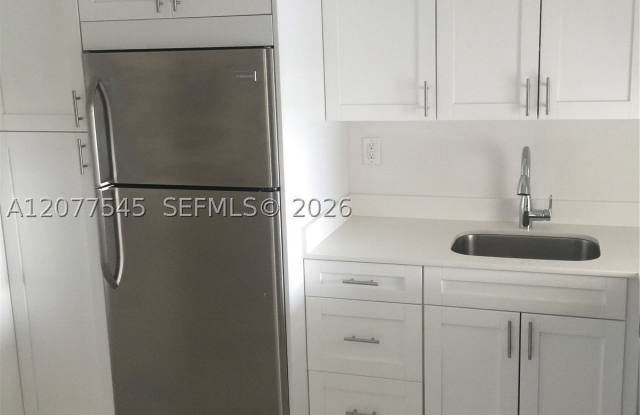 6900 Bay Dr Gallery 4