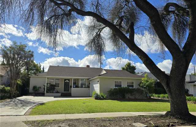 17840 Tarzana Street photos photos