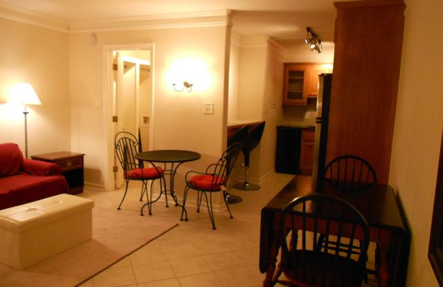 Studio Apartment Near 5 Points Gallery 3