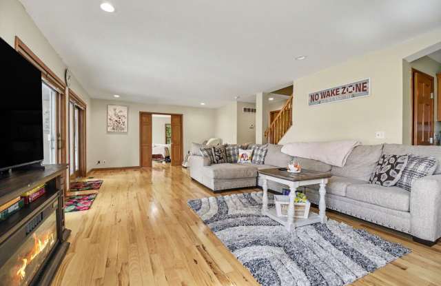 1736 Parker Drive Gallery 4