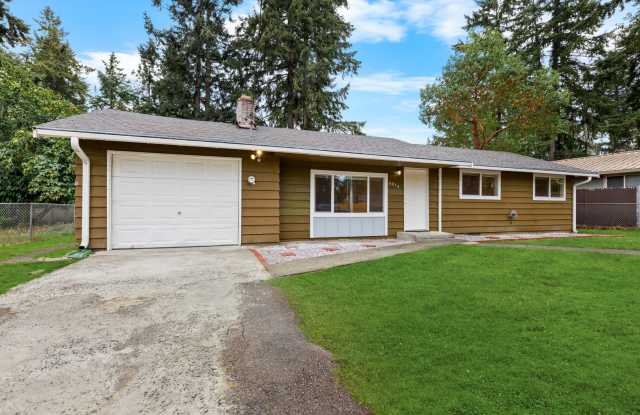 Lakewood Rambler - 9814 Lawndale Avenue Southwest, Lakewood, WA 98498