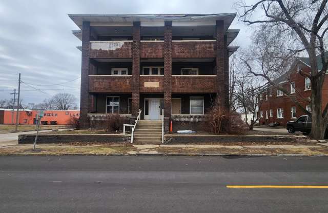 304 N Walnut St - 304 North Walnut Street, Danville, IL 61832