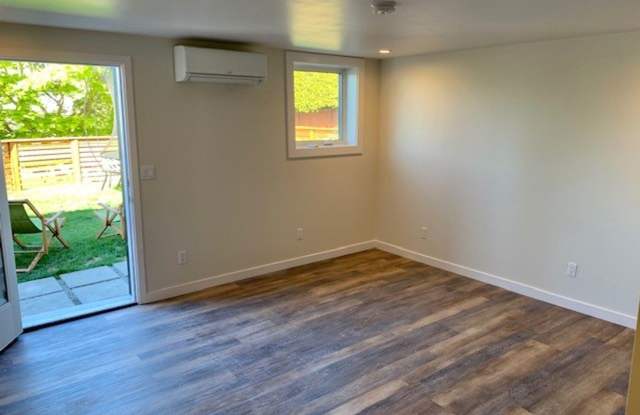 3007 12th Ave. W. lower Gallery 3