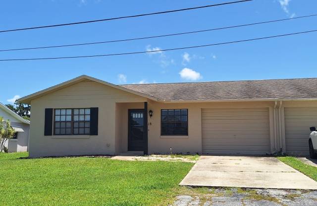 PELICAN COVE EAST 2BR 2BA DUPLEX WITH SINGLE GARAGE photos photos
