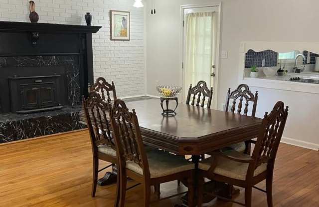 216 Brookwood Drive Gallery 4