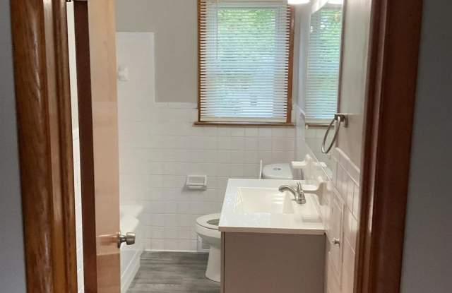 711 Garfield Street - 711 Garfield Street, Akron, OH 44310