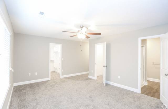 945 Southeast Gingerbread Court Gallery 2