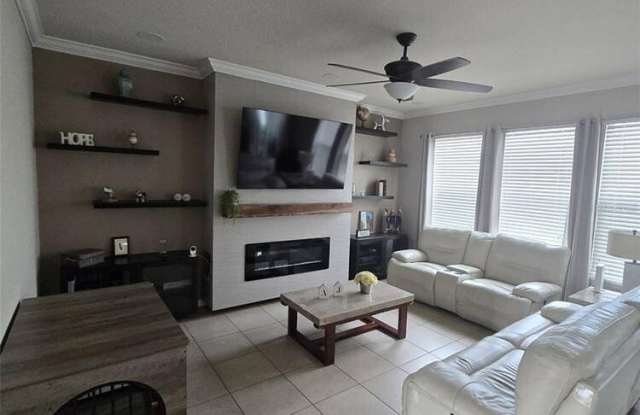 1517 Softshell Street Gallery 3