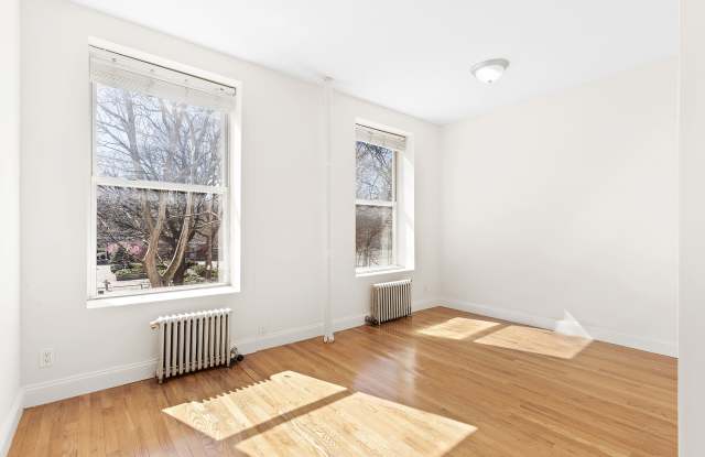 319 East 10th Street Gallery 3
