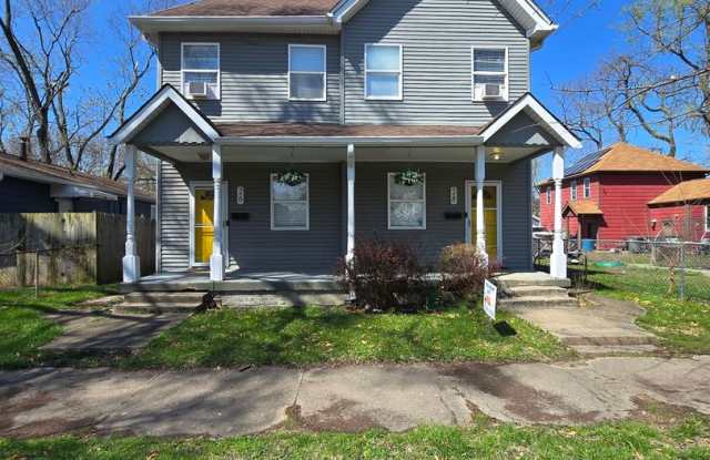 Three Bedroom Duplex located Near Washington and Rural St- COMING SOON photos photos