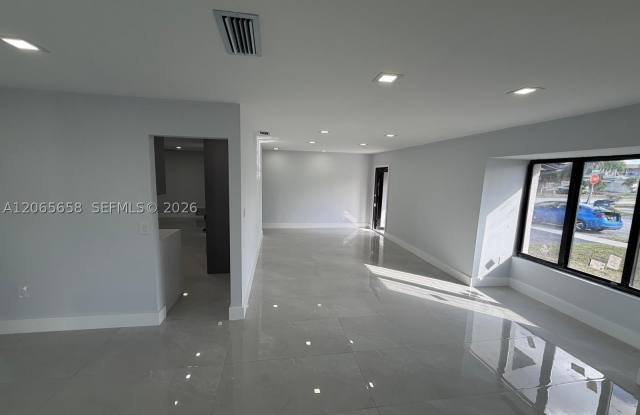 10581 NW 28th Mnr Gallery 4