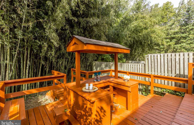 11306 PALISADES COURT Gallery 2
