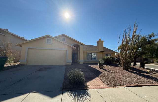 3 Bed 2 Bath home in the highly desirable Northwest Tucson area. New paint and Carpet! photos photos