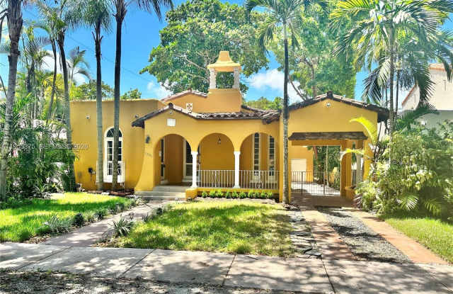 1306 Madrid St photos photos