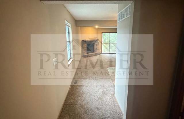 3 bd/1.5 ba townhome - 3556 NE Independence Ave, Lee's Summit, MO 64064 // Rent $1425 (end unit) Gallery 3